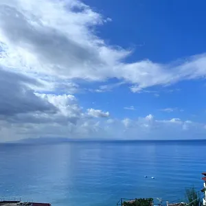 Sevilia , Qeparo Albanien