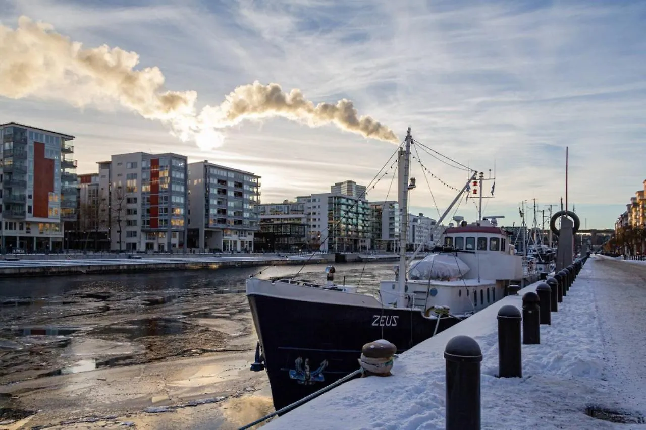 Simple Studio In Trendy Soedermalm - Construction Work Stockholm Apartman